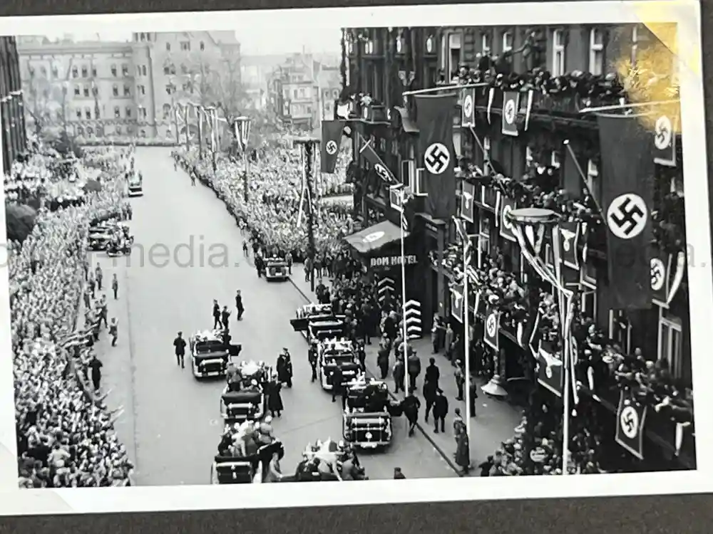 WAFFEN SS GENERAL PHOTO GROUPING - SS-OBERGRUPPENFÜHRER ARTUR PHLEPS WAFFEN SS GENERAL PHOTO GROUPING - SS-OBERGRUPPENFÜHRER ARTUR PHLEPS