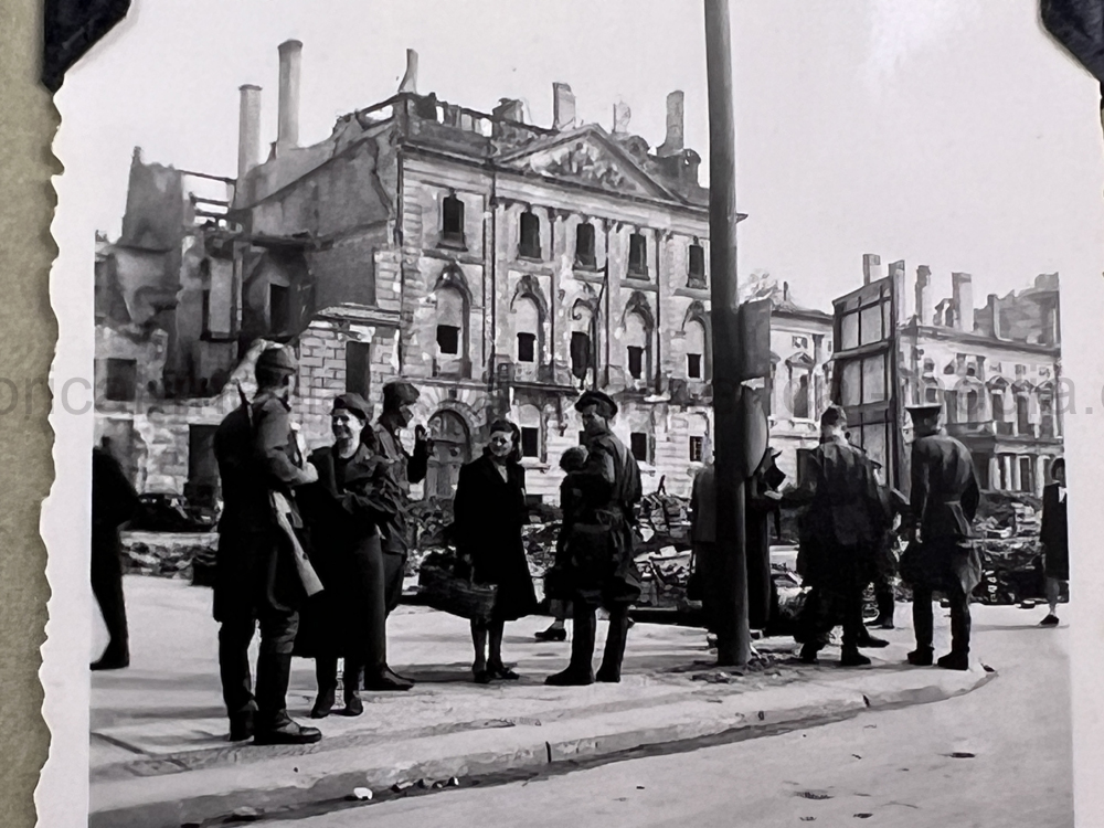 PHOTO ALBUM ESTATE OF LT. COL ADAM KOMOSA - COMMANDER CO. D, 504TH PIR, 82ND AIRBORNE