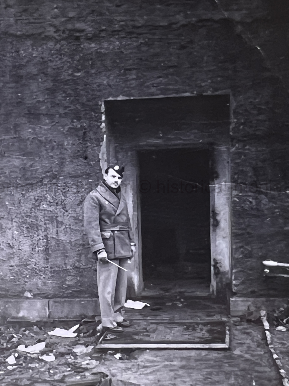 PHOTO ALBUM ESTATE OF LT. COL ADAM KOMOSA - COMMANDER CO. D, 504TH PIR, 82ND AIRBORNE