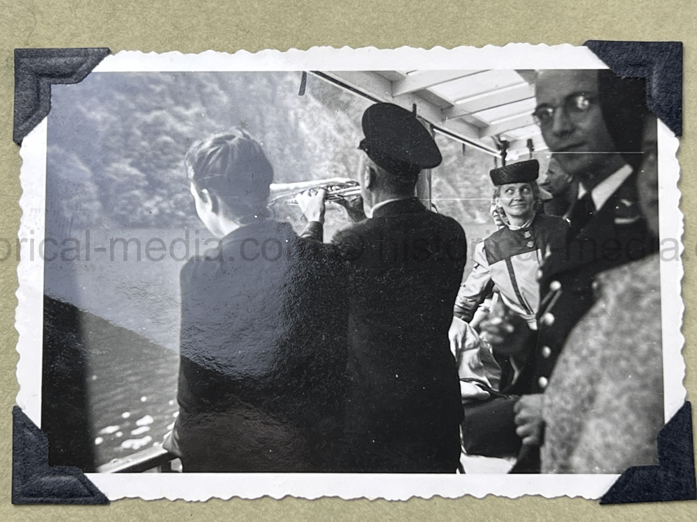 PHOTO ALBUM ESTATE OF LT. COL ADAM KOMOSA - COMMANDER CO. D, 504TH PIR, 82ND AIRBORNE