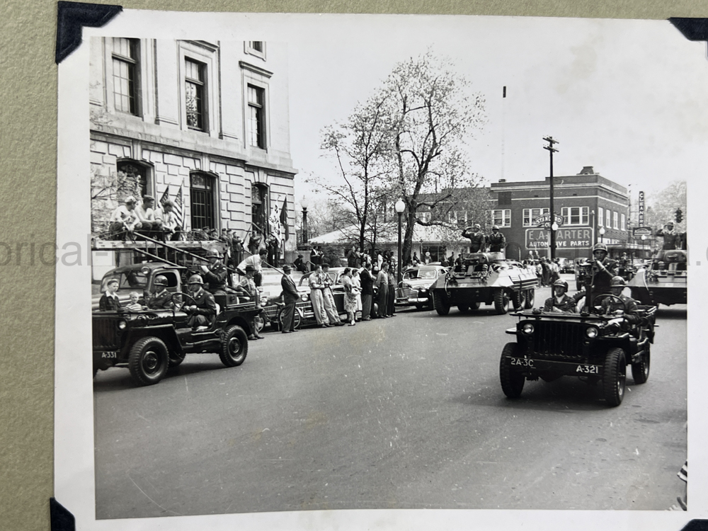 PHOTO ALBUM ESTATE OF LT. COL ADAM KOMOSA - COMMANDER CO. D, 504TH PIR, 82ND AIRBORNE