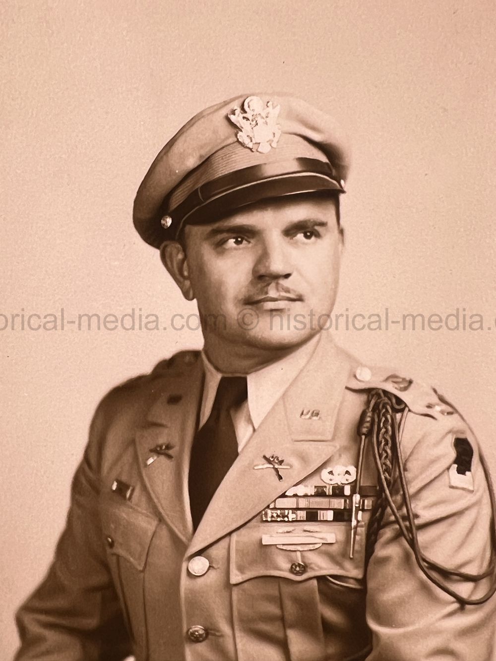 PHOTO ALBUM ESTATE OF LT. COL ADAM KOMOSA - COMMANDER CO. D, 504TH PIR, 82ND AIRBORNE
