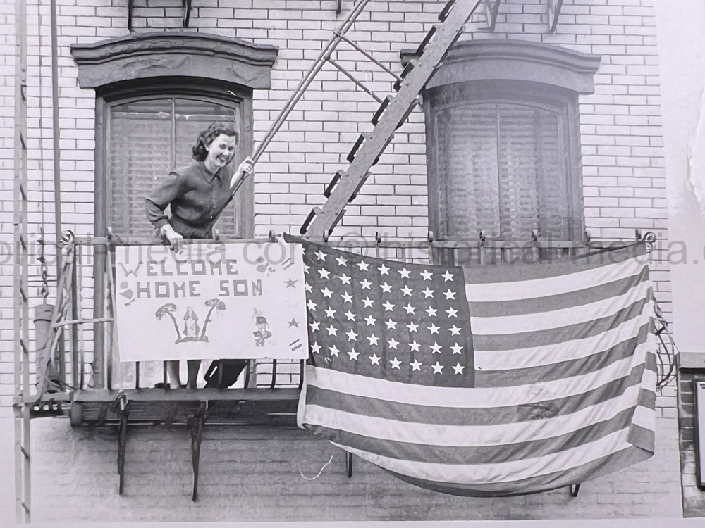 PHOTO ALBUM ESTATE OF LT. COL ADAM KOMOSA - COMMANDER CO. D, 504TH PIR, 82ND AIRBORNE