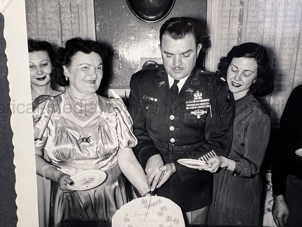 PHOTO ALBUM ESTATE OF LT. COL ADAM KOMOSA - COMMANDER CO. D, 504TH PIR, 82ND AIRBORNE