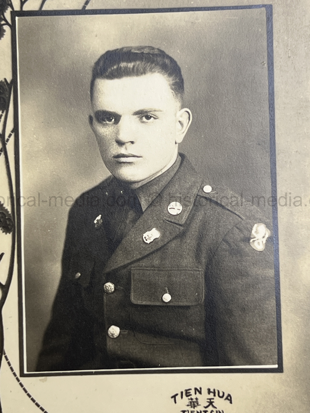 PHOTO ALBUM ESTATE OF LT. COL ADAM KOMOSA - COMMANDER CO. D, 504TH PIR, 82ND AIRBORNE