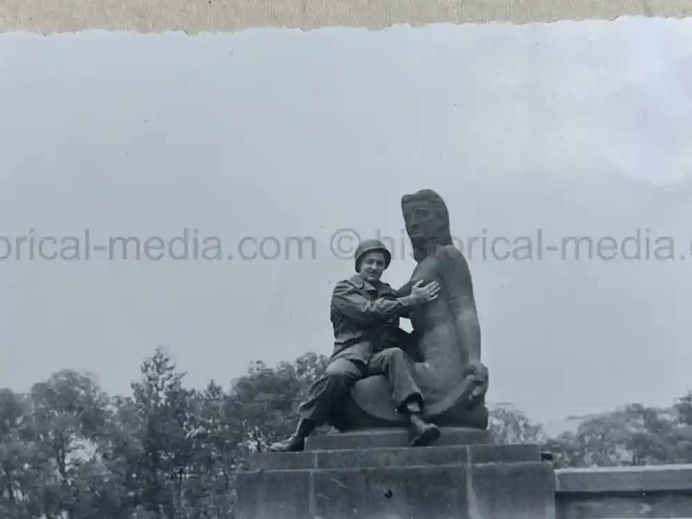 US WWII PHOTO ALBUM & SCRAPBOOK - ORIGINAL EISENHOWER D-DAY LETTER - SNIPER, PANTHER ++