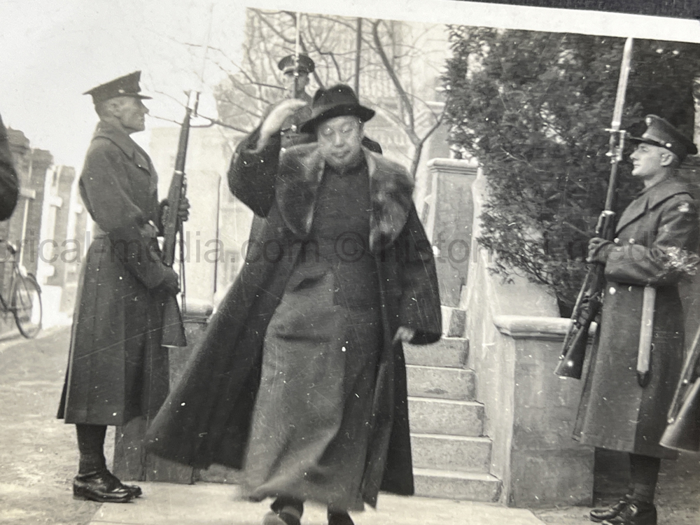 PHOTO ALBUM ESTATE OF LT. COL ADAM KOMOSA - COMMANDER CO. D, 504TH PIR, 82ND AIRBORNE