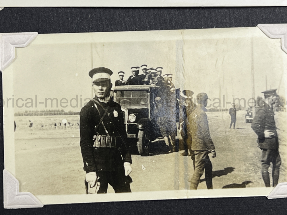 PHOTO ALBUM ESTATE OF LT. COL ADAM KOMOSA - COMMANDER CO. D, 504TH PIR, 82ND AIRBORNE