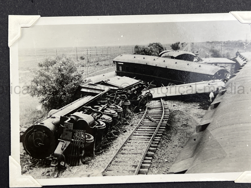 PHOTO ALBUM ESTATE OF LT. COL ADAM KOMOSA - COMMANDER CO. D, 504TH PIR, 82ND AIRBORNE