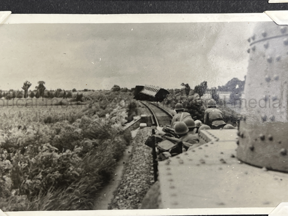 PHOTO ALBUM ESTATE OF LT. COL ADAM KOMOSA - COMMANDER CO. D, 504TH PIR, 82ND AIRBORNE