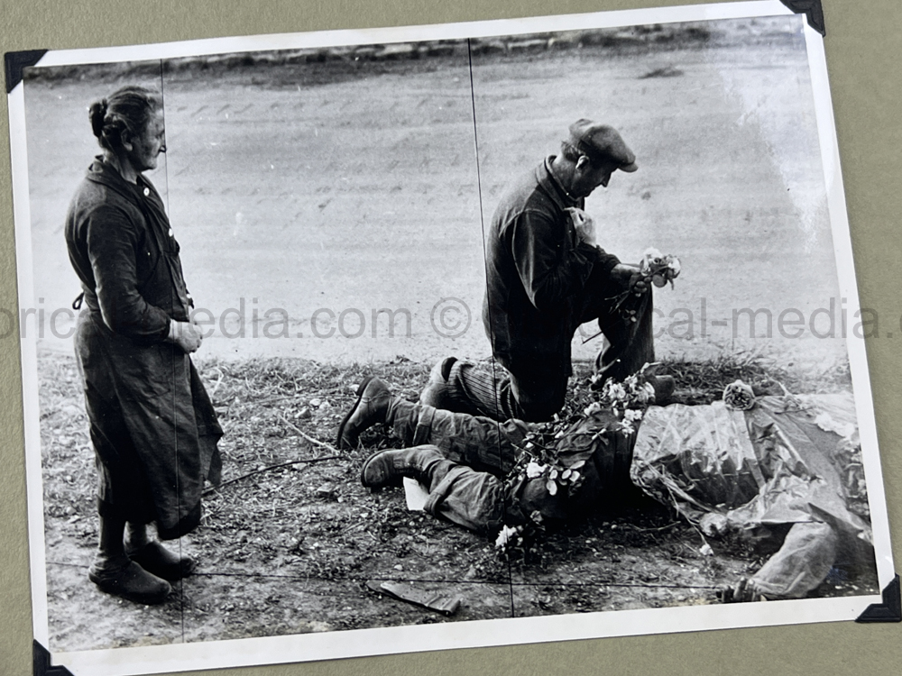 PHOTO ALBUM ESTATE OF LT. COL ADAM KOMOSA - COMMANDER CO. D, 504TH PIR, 82ND AIRBORNE