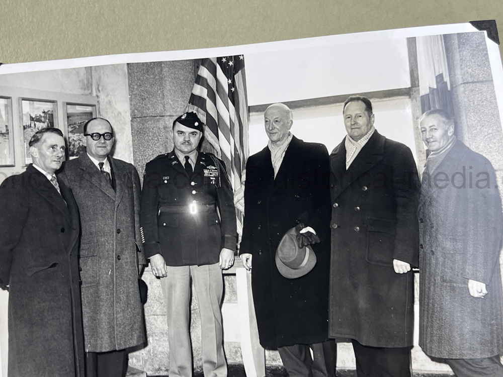 PHOTO ALBUM ESTATE OF LT. COL ADAM KOMOSA - COMMANDER CO. D, 504TH PIR, 82ND AIRBORNE