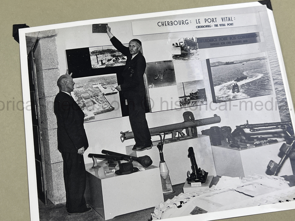 PHOTO ALBUM ESTATE OF LT. COL ADAM KOMOSA - COMMANDER CO. D, 504TH PIR, 82ND AIRBORNE