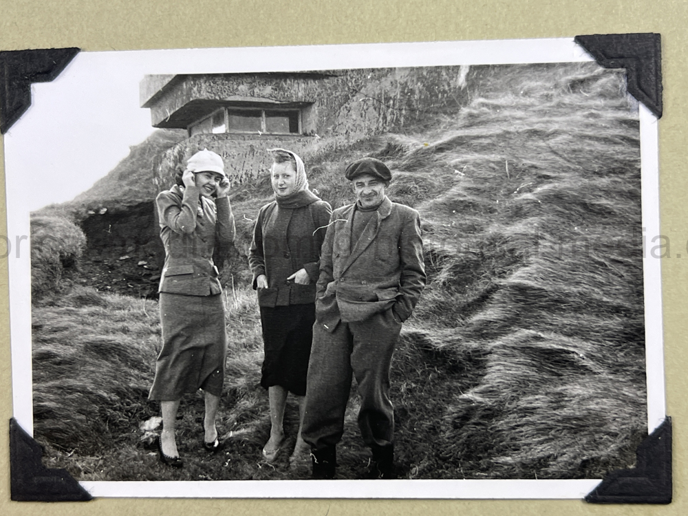 PHOTO ALBUM ESTATE OF LT. COL ADAM KOMOSA - COMMANDER CO. D, 504TH PIR, 82ND AIRBORNE