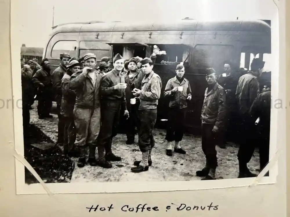 US WWII PHOTO ALBUM - ENGLAND, FRANCE, GERMANY - IDENTIFIED AIRFIELDS - LUFTWAFFE AIRCRAFT