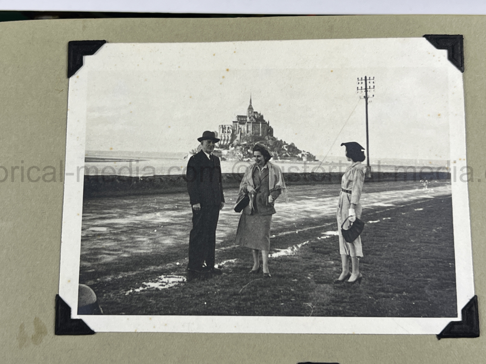 PHOTO ALBUM ESTATE OF LT. COL ADAM KOMOSA - COMMANDER CO. D, 504TH PIR, 82ND AIRBORNE