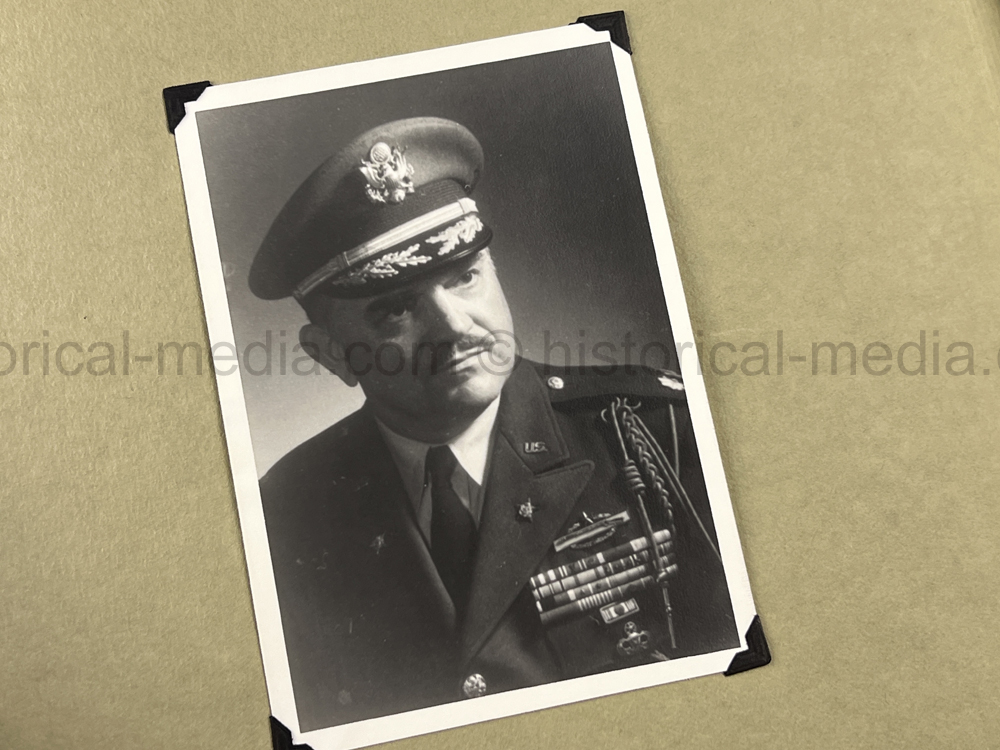 PHOTO ALBUM ESTATE OF LT. COL ADAM KOMOSA - COMMANDER CO. D, 504TH PIR, 82ND AIRBORNE