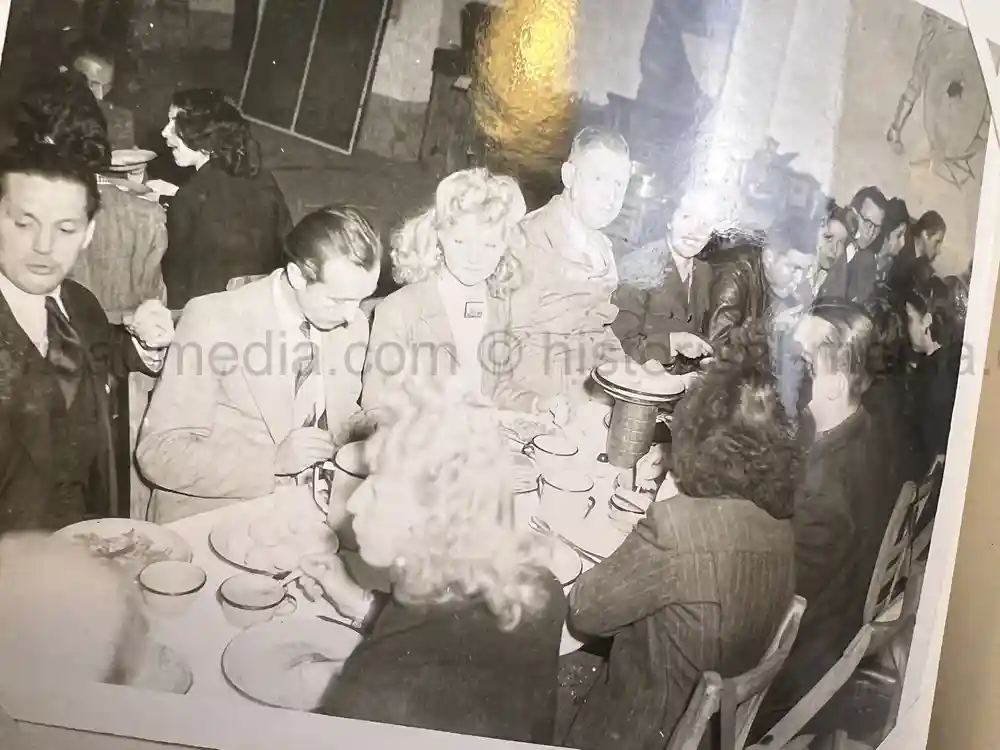 US WWII PHOTO ALBUM - ENGLAND, FRANCE, GERMANY - IDENTIFIED AIRFIELDS - LUFTWAFFE AIRCRAFT