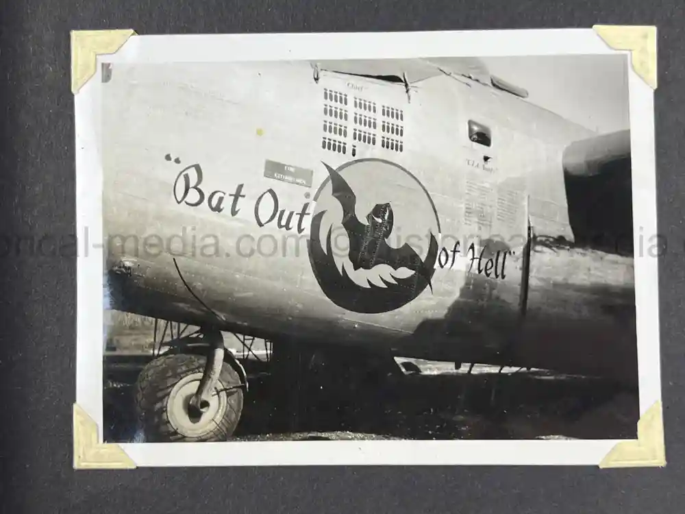 WWII USAAF PHOTO ALBUM - 30th BOMB GROUP - EXCELLENT NOSE ART PHOTOS! WWII USAAF PHOTO ALBUM - 30th BOMB GROUP - EXCELLENT NOSE ART PHOTOS!