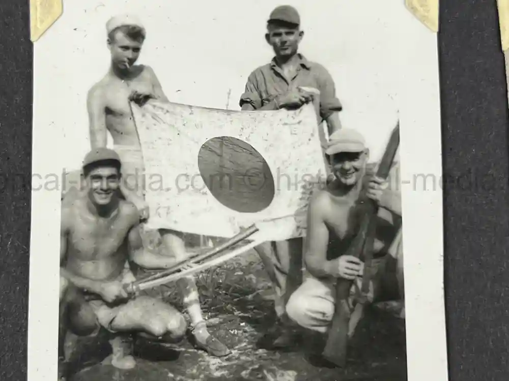 WWII USAAF PHOTO ALBUM - 30th BOMB GROUP - EXCELLENT NOSE ART PHOTOS! WWII USAAF PHOTO ALBUM - 30th BOMB GROUP - EXCELLENT NOSE ART PHOTOS!