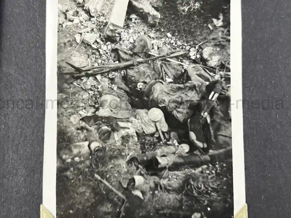 WWII USAAF PHOTO ALBUM - 30th BOMB GROUP - EXCELLENT NOSE ART PHOTOS! WWII USAAF PHOTO ALBUM - 30th BOMB GROUP - EXCELLENT NOSE ART PHOTOS!