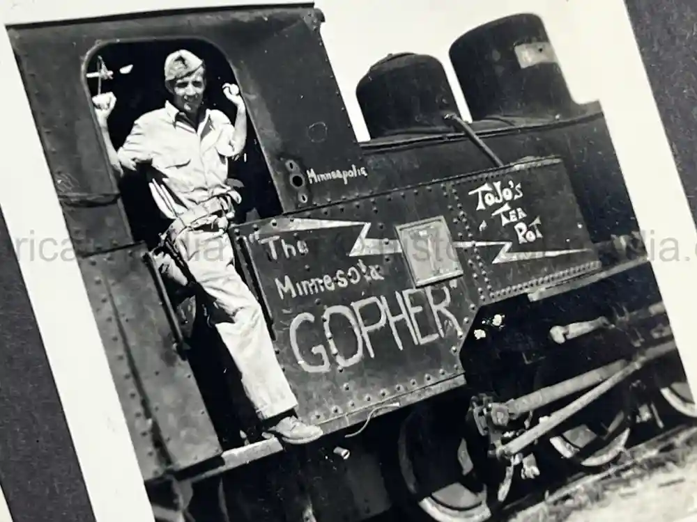 WWII USAAF PHOTO ALBUM - 30th BOMB GROUP - EXCELLENT NOSE ART PHOTOS! WWII USAAF PHOTO ALBUM - 30th BOMB GROUP - EXCELLENT NOSE ART PHOTOS!