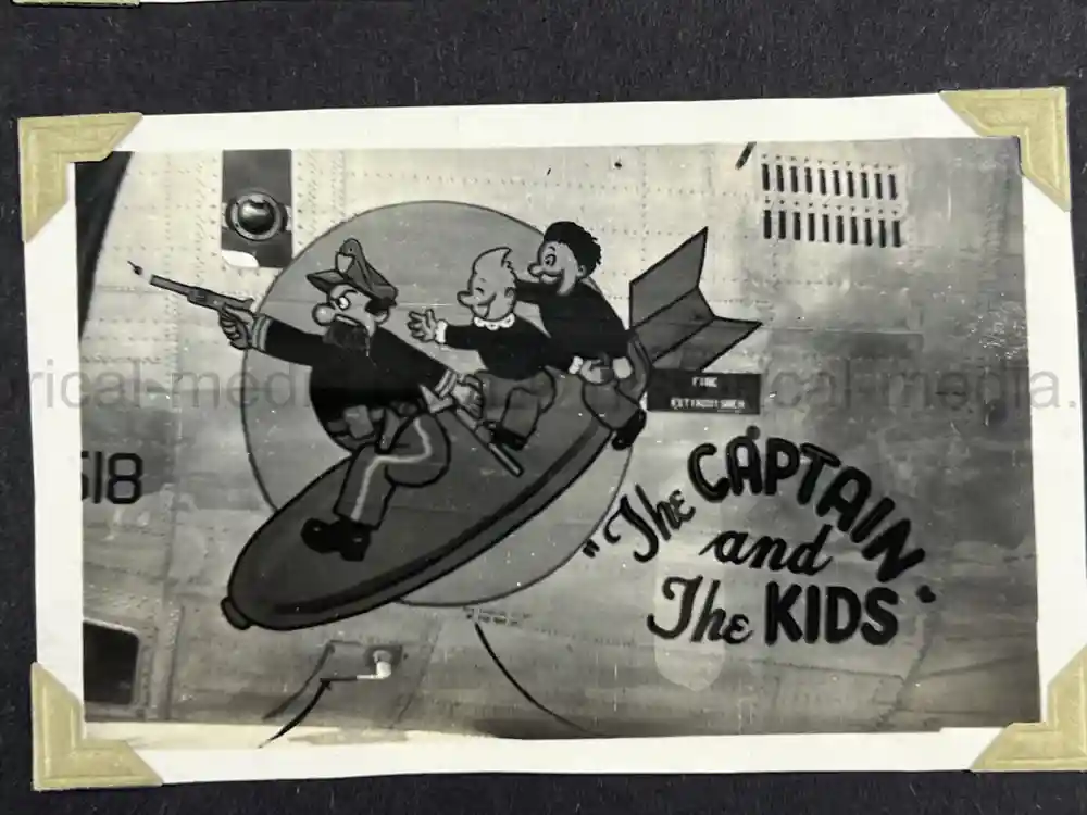 WWII USAAF PHOTO ALBUM - 30th BOMB GROUP - EXCELLENT NOSE ART PHOTOS! WWII USAAF PHOTO ALBUM - 30th BOMB GROUP - EXCELLENT NOSE ART PHOTOS!