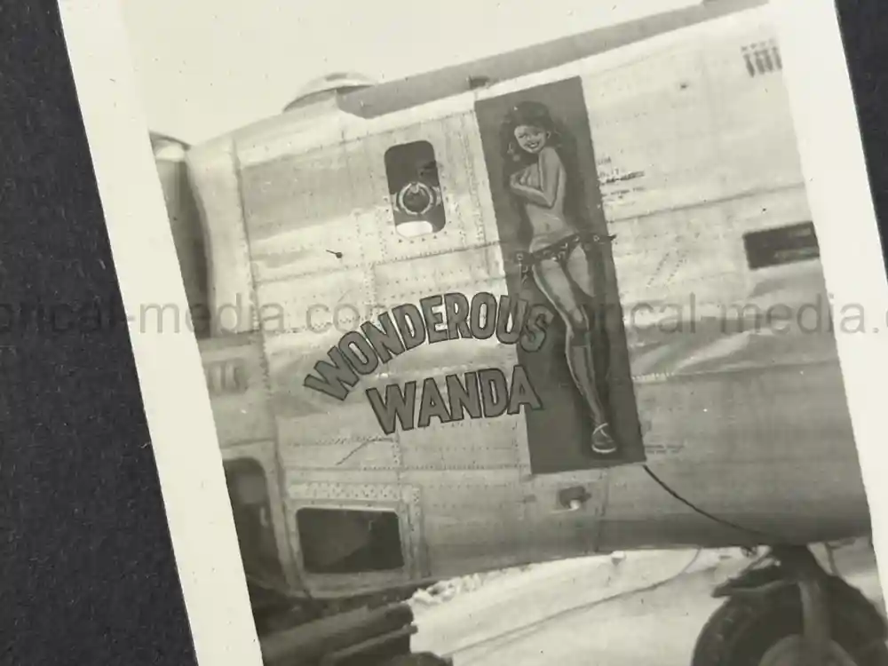 WWII USAAF PHOTO ALBUM - 30th BOMB GROUP - EXCELLENT NOSE ART PHOTOS! WWII USAAF PHOTO ALBUM - 30th BOMB GROUP - EXCELLENT NOSE ART PHOTOS!