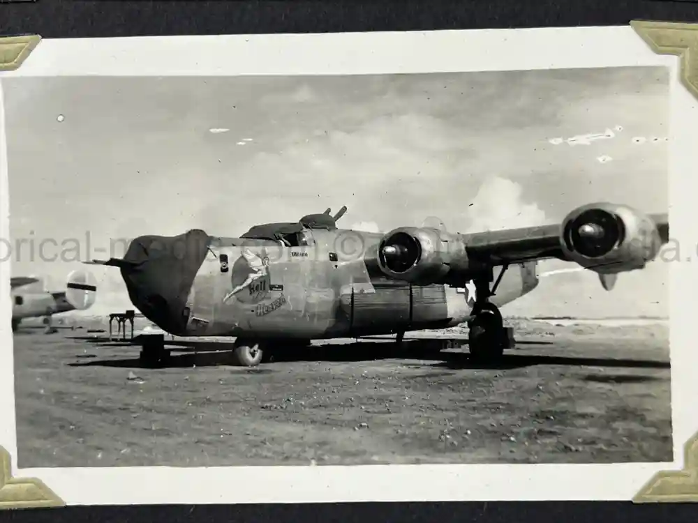 WWII USAAF PHOTO ALBUM - 30th BOMB GROUP - EXCELLENT NOSE ART PHOTOS! WWII USAAF PHOTO ALBUM - 30th BOMB GROUP - EXCELLENT NOSE ART PHOTOS!