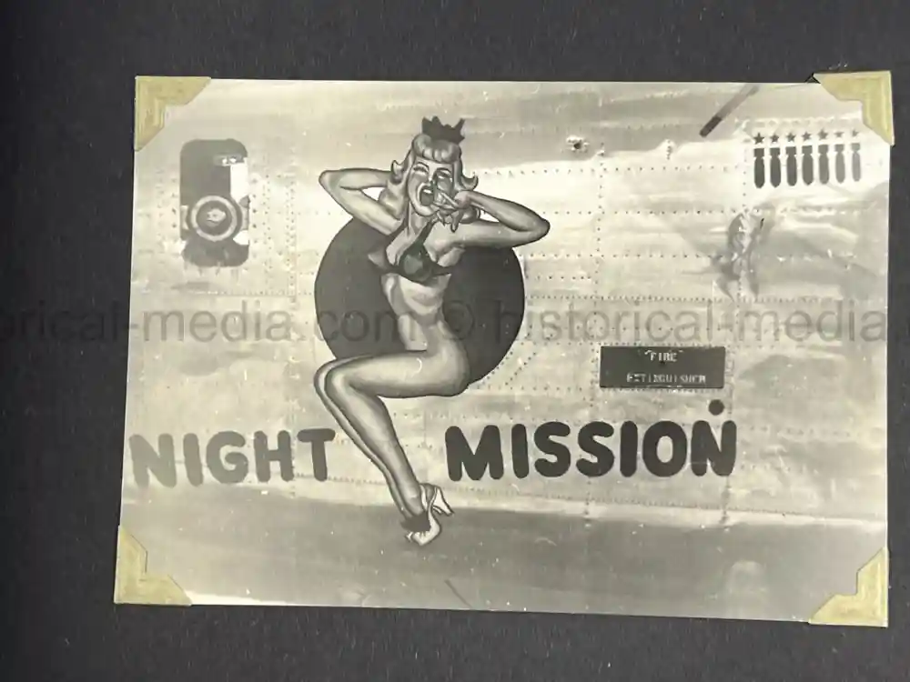 WWII USAAF PHOTO ALBUM - 30th BOMB GROUP - EXCELLENT NOSE ART PHOTOS! WWII USAAF PHOTO ALBUM - 30th BOMB GROUP - EXCELLENT NOSE ART PHOTOS!