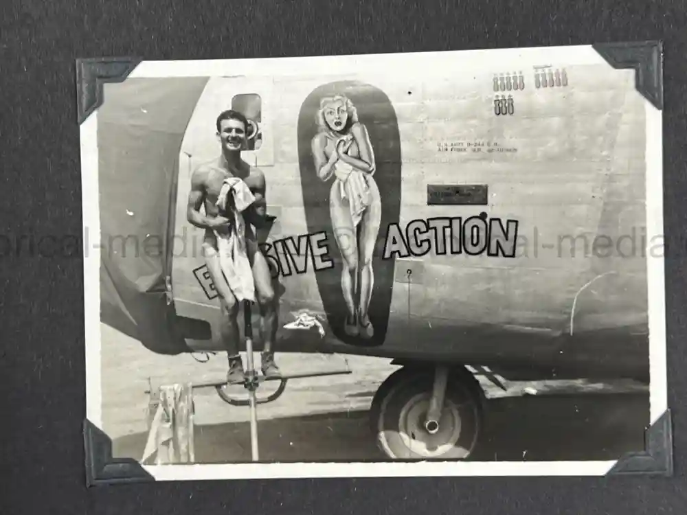 WWII USAAF PHOTO ALBUM - 30th BOMB GROUP - EXCELLENT NOSE ART PHOTOS! WWII USAAF PHOTO ALBUM - 30th BOMB GROUP - EXCELLENT NOSE ART PHOTOS!