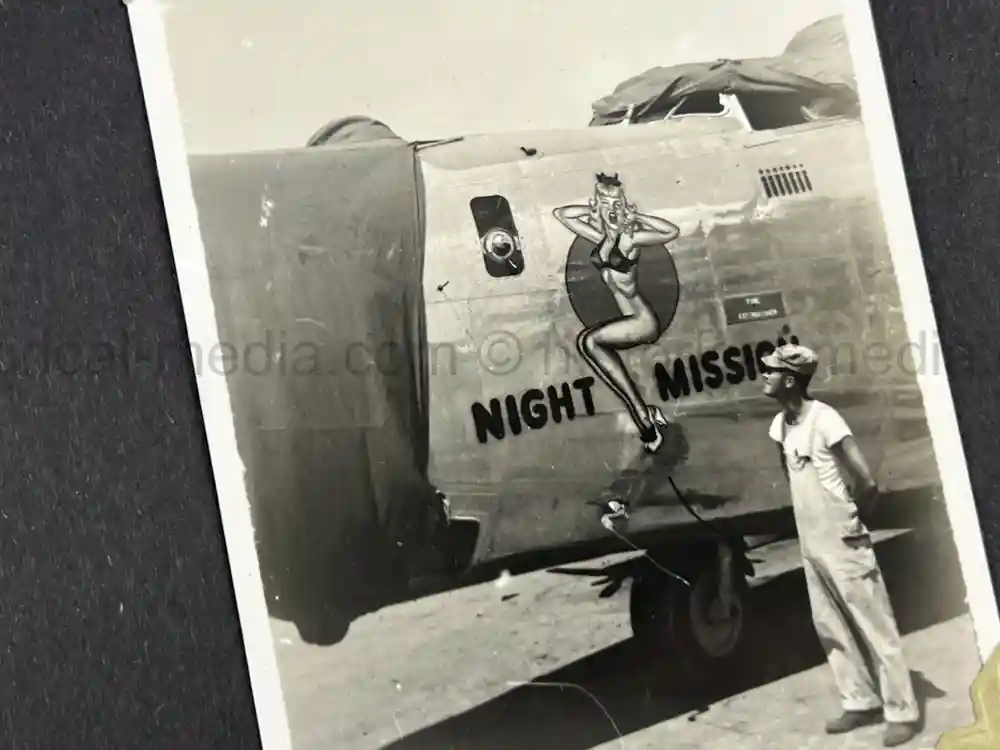 WWII USAAF PHOTO ALBUM - 30th BOMB GROUP - EXCELLENT NOSE ART PHOTOS! WWII USAAF PHOTO ALBUM - 30th BOMB GROUP - EXCELLENT NOSE ART PHOTOS!