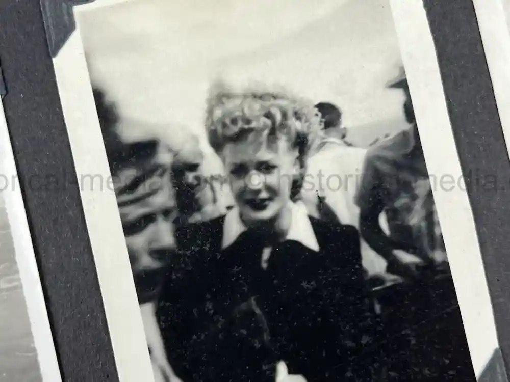 WWII USAAF PHOTO ALBUM - 30th BOMB GROUP - EXCELLENT NOSE ART PHOTOS! WWII USAAF PHOTO ALBUM - 30th BOMB GROUP - EXCELLENT NOSE ART PHOTOS!