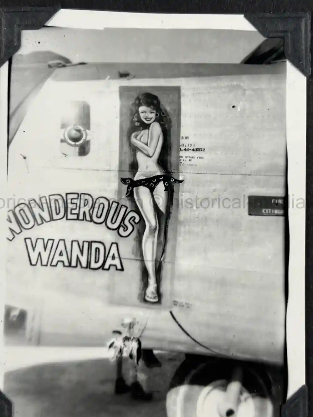 WWII USAAF PHOTO ALBUM - 30th BOMB GROUP - EXCELLENT NOSE ART PHOTOS! WWII USAAF PHOTO ALBUM - 30th BOMB GROUP - EXCELLENT NOSE ART PHOTOS!