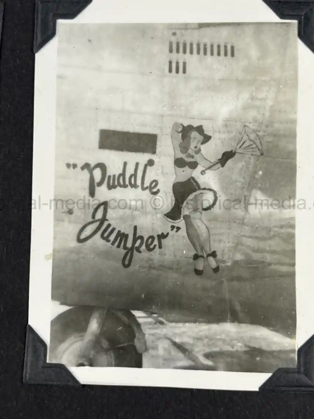 WWII USAAF PHOTO ALBUM - 30th BOMB GROUP - EXCELLENT NOSE ART PHOTOS! WWII USAAF PHOTO ALBUM - 30th BOMB GROUP - EXCELLENT NOSE ART PHOTOS!