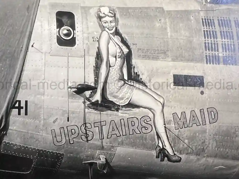 WWII USAAF PHOTO ALBUM - 30th BOMB GROUP - EXCELLENT NOSE ART PHOTOS! WWII USAAF PHOTO ALBUM - 30th BOMB GROUP - EXCELLENT NOSE ART PHOTOS!