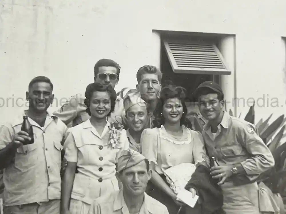 WWII USAAF PHOTO ALBUM - 30th BOMB GROUP - EXCELLENT NOSE ART PHOTOS! WWII USAAF PHOTO ALBUM - 30th BOMB GROUP - EXCELLENT NOSE ART PHOTOS!