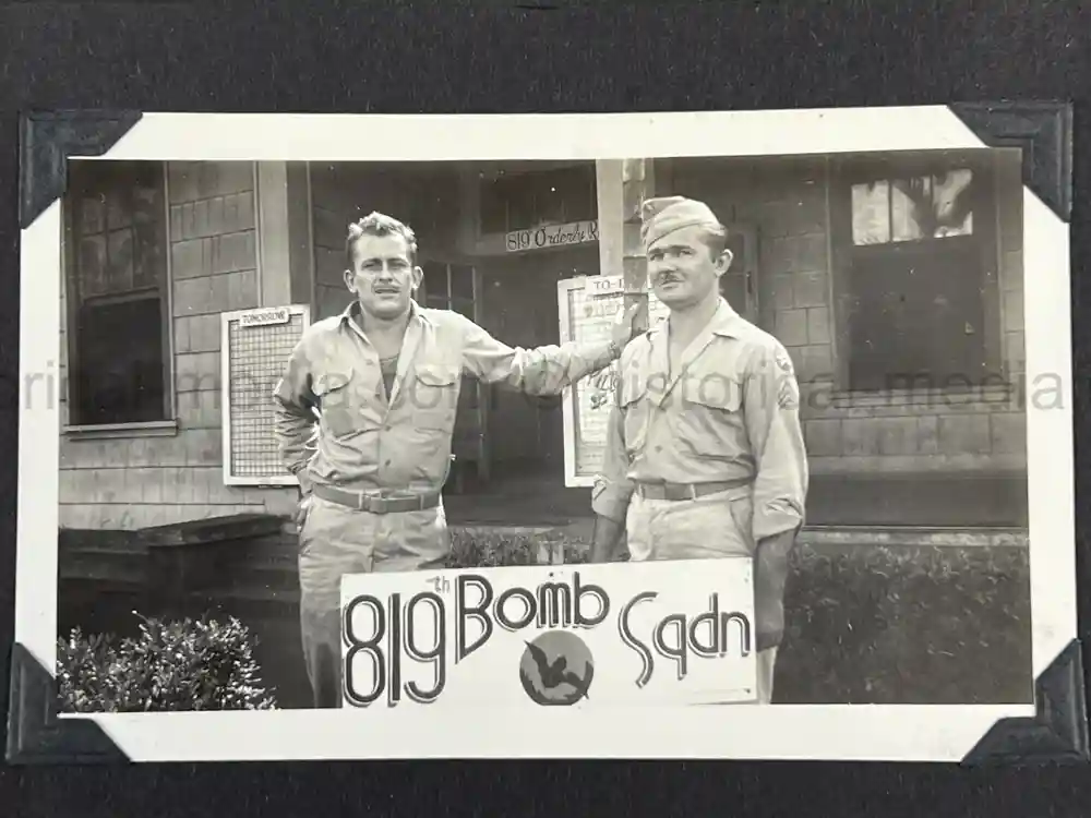 WWII USAAF PHOTO ALBUM - 30th BOMB GROUP - EXCELLENT NOSE ART PHOTOS! WWII USAAF PHOTO ALBUM - 30th BOMB GROUP - EXCELLENT NOSE ART PHOTOS!