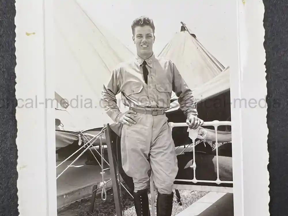 US WWII PHOTO ALBUM - BATTLE OF THE BULGE, GERMANY, NURNBERG US WWII PHOTO ALBUM - BATTLE OF THE BULGE, GERMANY, NURNBERG