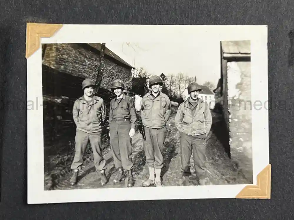 US WWII PHOTO ALBUM - BATTLE OF THE BULGE, GERMANY, NURNBERG US WWII PHOTO ALBUM - BATTLE OF THE BULGE, GERMANY, NURNBERG