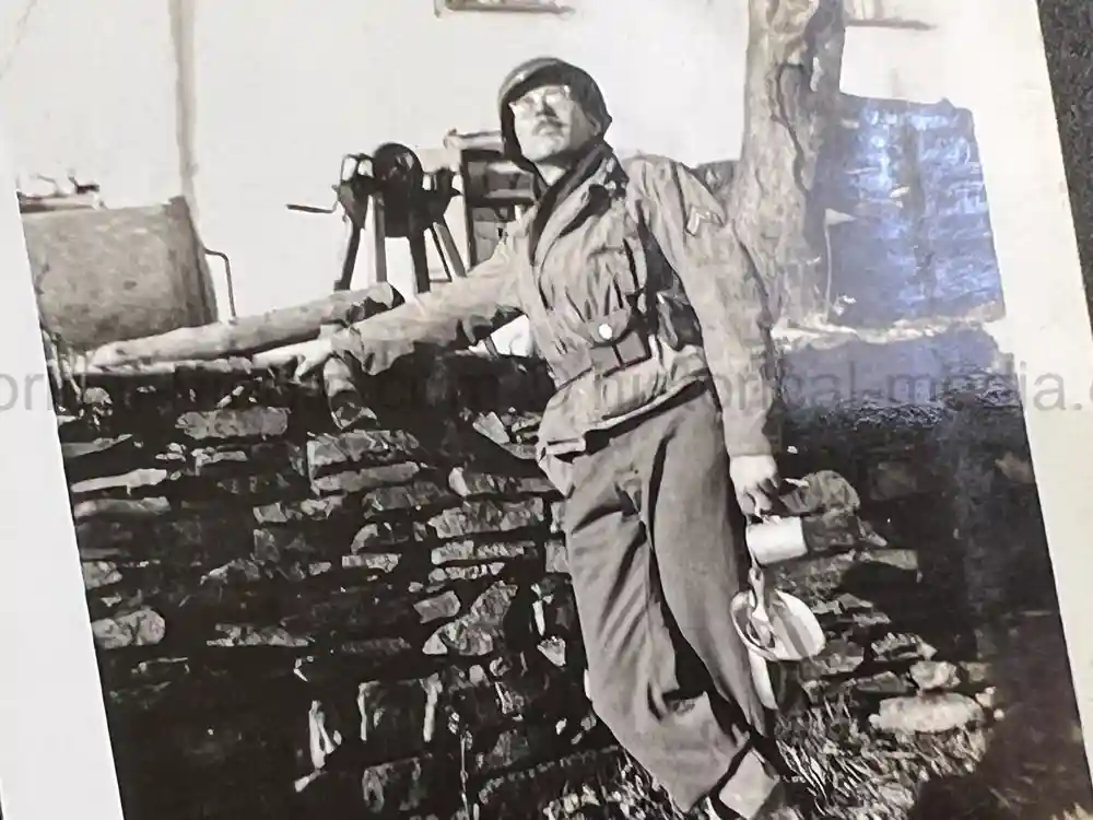 US WWII PHOTO ALBUM - BATTLE OF THE BULGE, GERMANY, NURNBERG US WWII PHOTO ALBUM - BATTLE OF THE BULGE, GERMANY, NURNBERG