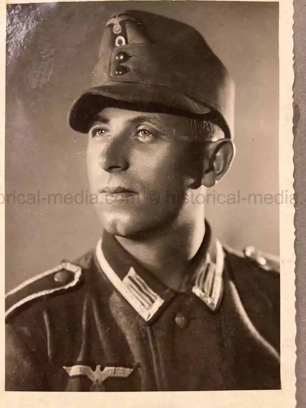 GERMAN WWII PHOTO ALBUM & DOCUMENT GROUPING - GEBIRGSJÄGER - KAMPFGRUPPE HAUPTMANN