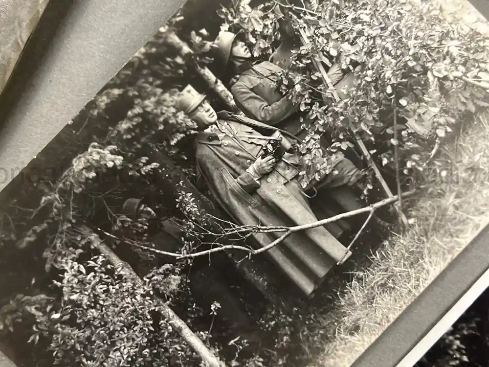 GERMAN WWII PHOTO ALBUM & DOCUMENT GROUPING - GEBIRGSJÄGER - KAMPFGRUPPE HAUPTMANN