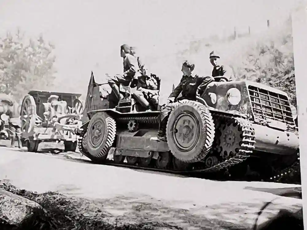 GERMAN WWII PHOTO ALBUM & DOCUMENT GROUPING - GEBIRGSJÄGER - KAMPFGRUPPE HAUPTMANN