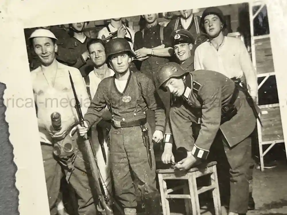 GERMAN WWII PHOTO ALBUM & DOCUMENT GROUPING - GEBIRGSJÄGER - KAMPFGRUPPE HAUPTMANN