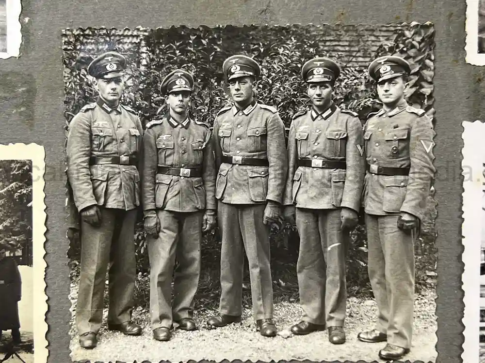 GERMAN WWII PHOTO ALBUM & DOCUMENT GROUPING - GEBIRGSJÄGER - KAMPFGRUPPE HAUPTMANN