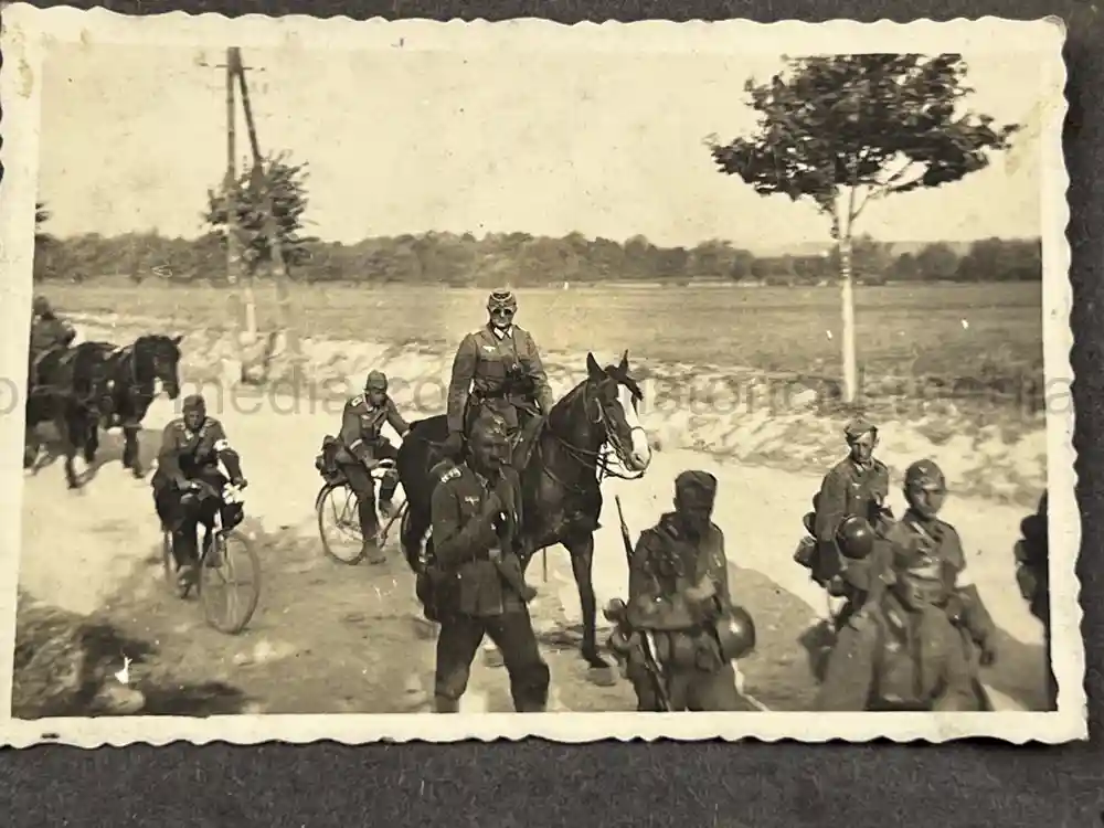 WWII GERMAN ARMY PHOTO ALBUM - POLAND, FRANCE, RUSSIA - GREAT COMBAT IMAGES!