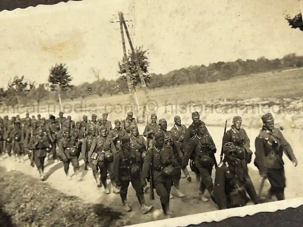 WWII GERMAN ARMY PHOTO ALBUM - POLAND, FRANCE, RUSSIA - GREAT COMBAT IMAGES!