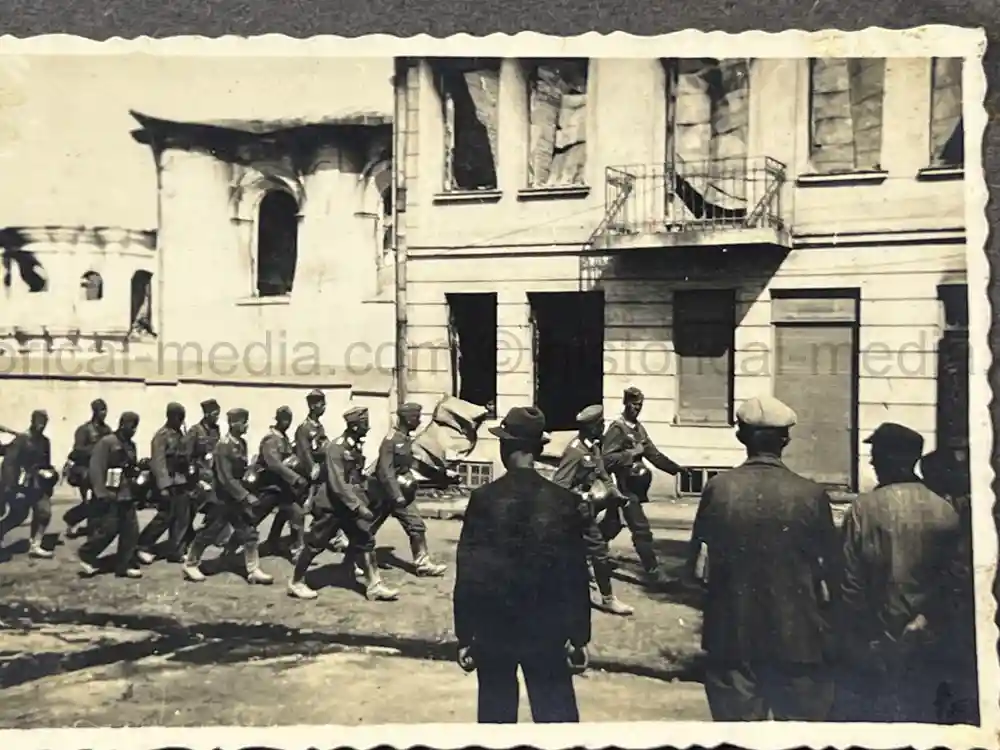 WWII GERMAN ARMY PHOTO ALBUM - POLAND, FRANCE, RUSSIA - GREAT COMBAT IMAGES!