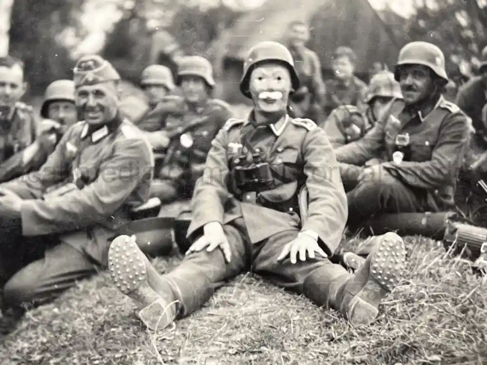 WWII GERMAN ARMY PHOTO ALBUM - POLAND, FRANCE, RUSSIA - GREAT COMBAT IMAGES!